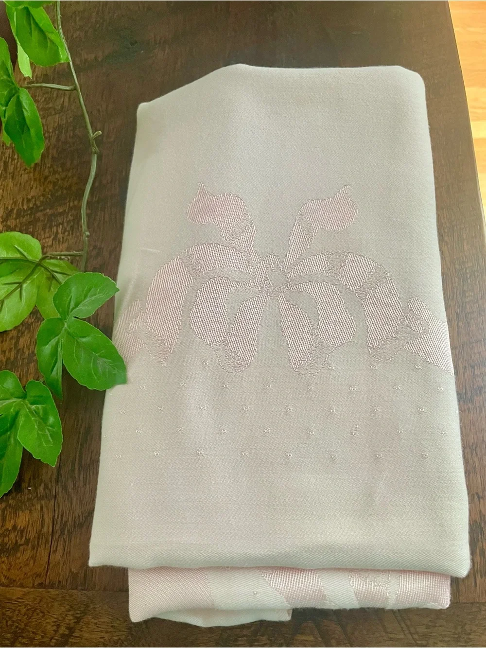 Vintage Pink Bow Damask Rectangle Tablecloth 44x60 Great Condition